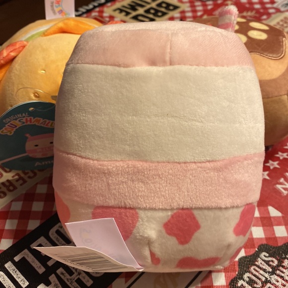 Squishmallows Amelie the strawberry milk - Picture 2 of 6